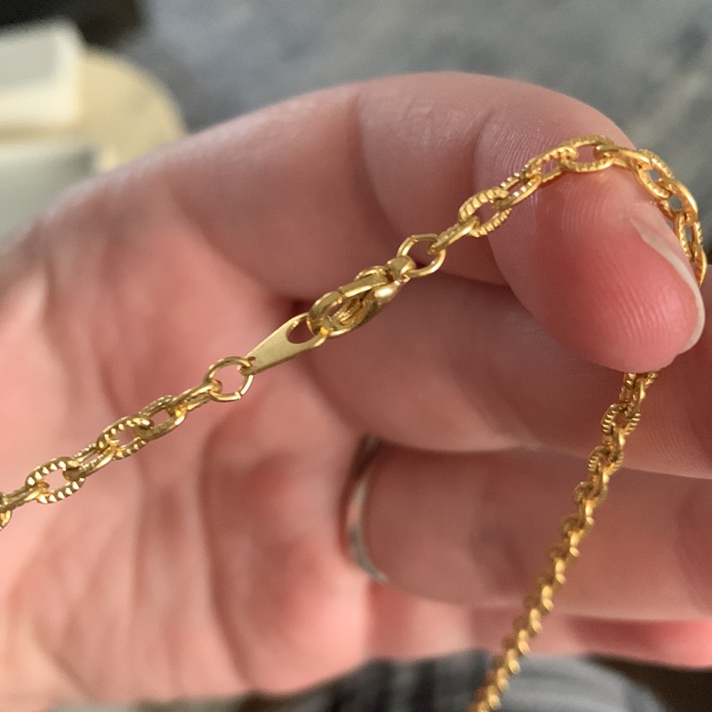 Gold chain - Picture 3 of 3